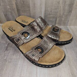 Clarks Womans Size 7.5 M  Sandals Two Strap Wedge Slip On Shoes